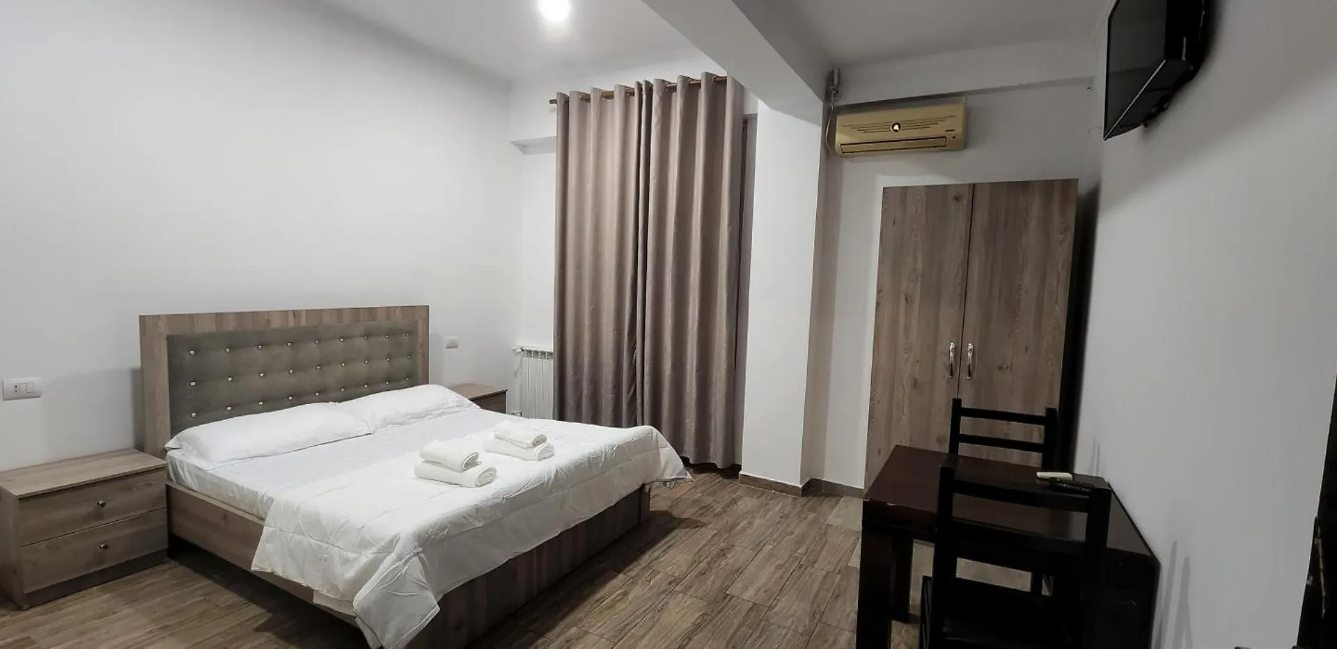 Hotel Kleo Vorë